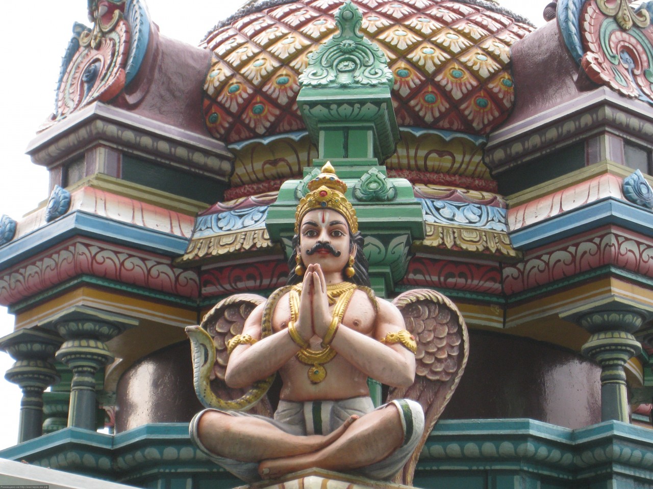 Пещеры Бату Кейвс (Batu Caves). Индонезия. Пещеры Бату Кейвс (Batu Caves). Индонезия.