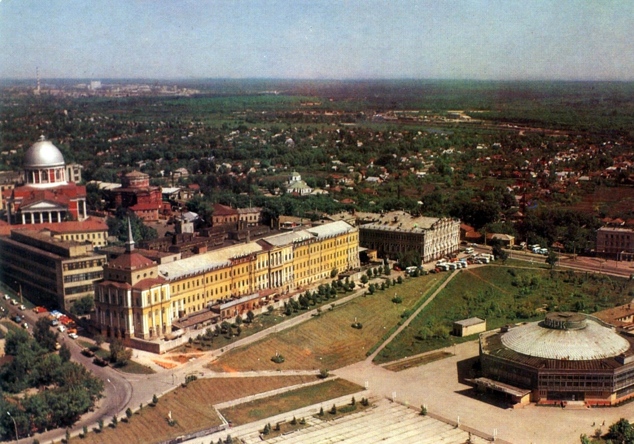 ZAVODFOTO / История городов России в фотографиях: Курск в 1984 году. ZAVODFOTO / История городов России в фотографиях: Курск в 1984 году.