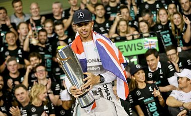 Британец Льюис Хэмилтон выиграл чемпионский титул Формулы-1