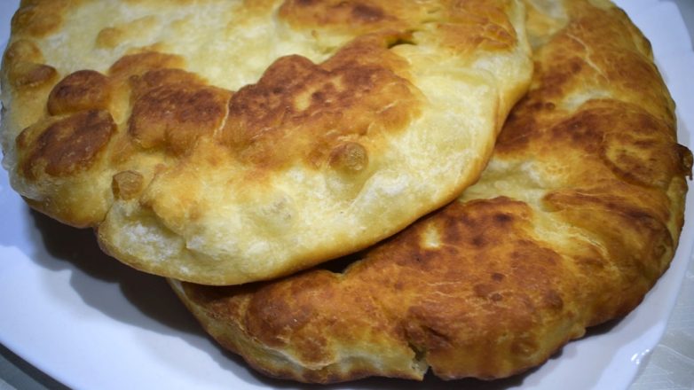 Пышные лепешки на кефире (коржики, пышки) Просто, по-домашнему.