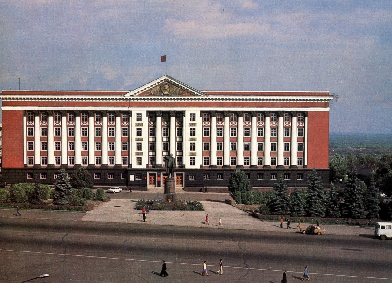 ZAVODFOTO / История городов России в фотографиях: Курск в 1984 году. ZAVODFOTO / История городов России в фотографиях: Курск в 1984 году.