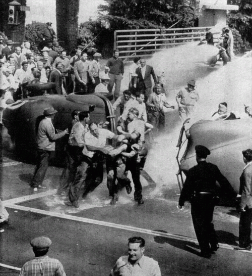 5 октября 1945 года — «голливудская черная пятница». Массовые беспорядки у входа на студию Warner