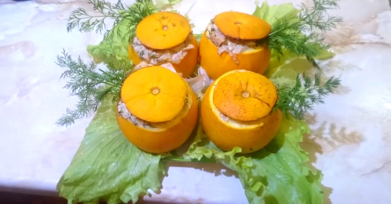 Рецепт салата с кальмарами в апельсине
