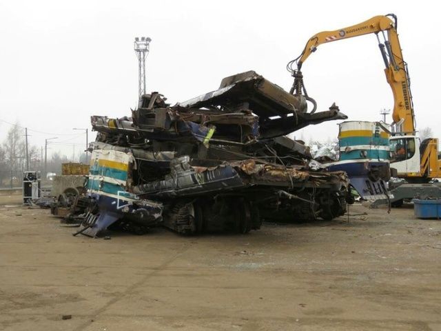Старый дизель-поезд отправился в последний путь Старый дизель-поезд отправился в последний путь