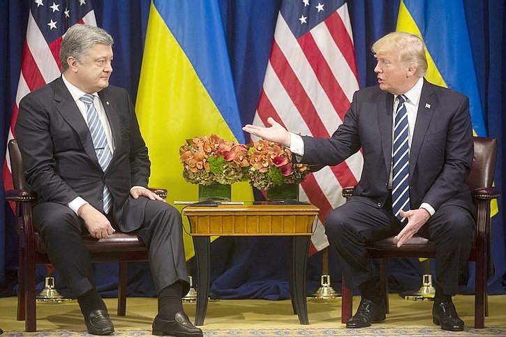 "Скоро сдохнет": Признак скорой смерти Порошенко обнаружен на фото встречи с Трампом "Скоро сдохнет": Признак скорой смерти Порошенко обнаружен на фото встречи с Трампом