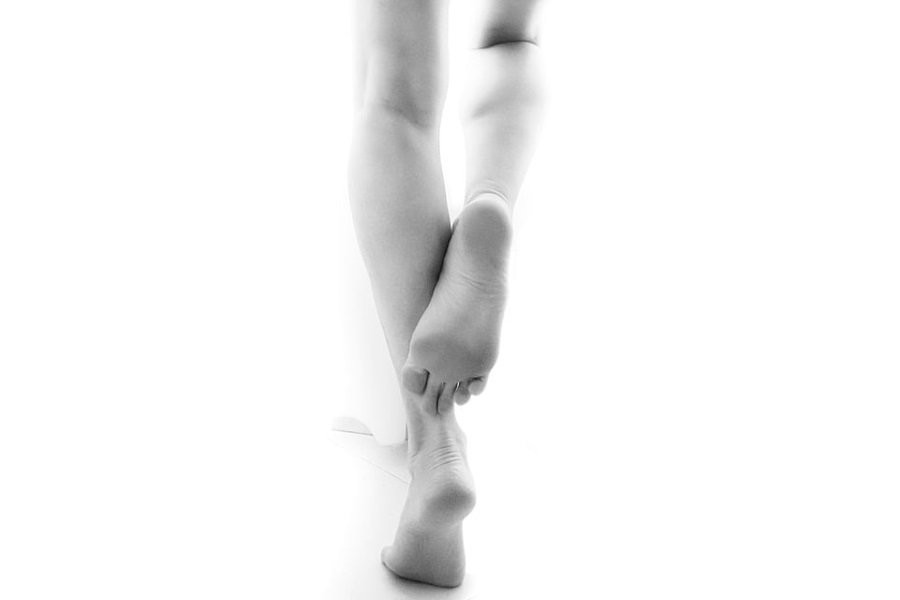 BMJ: учёные провели связь между способностью стоять на одной ноге и долголетием человека