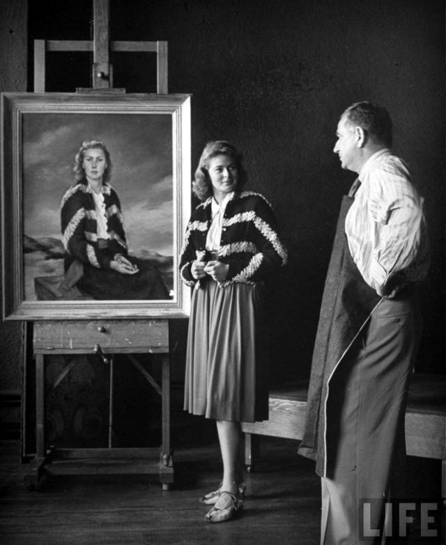 vintage-beauties-with-themselves-paintings (7).jpg