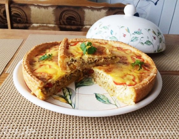 Киш с куриным мясом и сырной заливкой Киш с куриным мясом и сырной заливкой