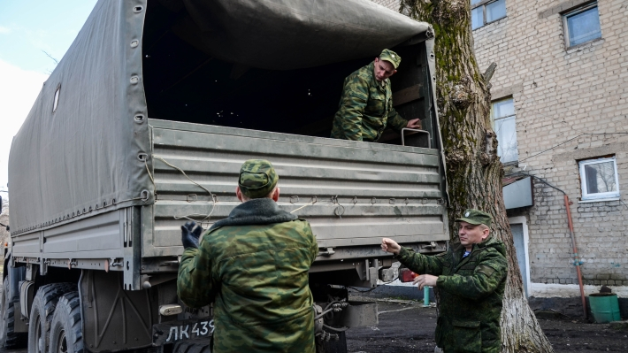 Из России в Донбасс отправили первую в 2018 году гуманитарную автоколонну МЧС РФ Таким образом, более 400 тонн гуманитарных грузов передано жителям востока Украины