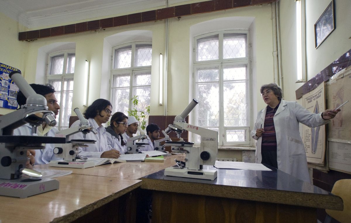 Доктор Мясников: "Не смотрите рекламу. Вас разводят и обманывают"