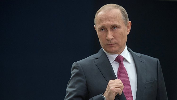 Путин поручил проанализировать случаи отказа жителям Крыма в получении гражданства России Путин поручил проанализировать случаи отказа жителям Крыма в получении гражданства России