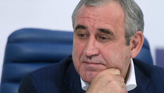 Секретарь Генерального совета партии Единая Россия Сергей Неверов на пресс-конференции руководства партии Единая Россия в Москве. 19 сентября 2016 Секретарь Генерального совета партии Единая Россия Сергей Неверов на пресс-конференции руководства партии Единая Россия в Москве. 19 сентября 2016