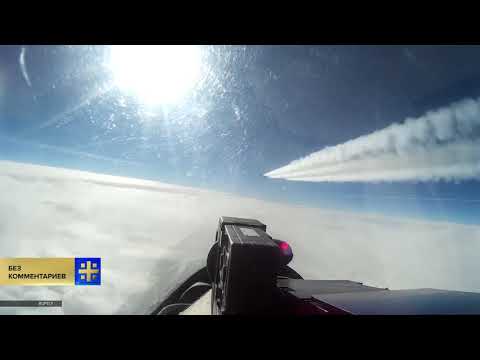 Перехват Су-27 самолета-разведчика США у границ России попал на видео