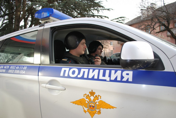 Житель Керчи выращивал коноплю на своем огороде