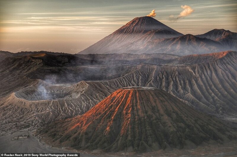 Гора Бромо. Рослан Назир (Малайзия), категория "Пейзаж", Открытый конкурс Sony World Photography, Sony World Photography Awards, Sony World Photography Awards 2019, Претенденты, финалисты, фотоконкурс, фотоконкурсы, шорт-лист