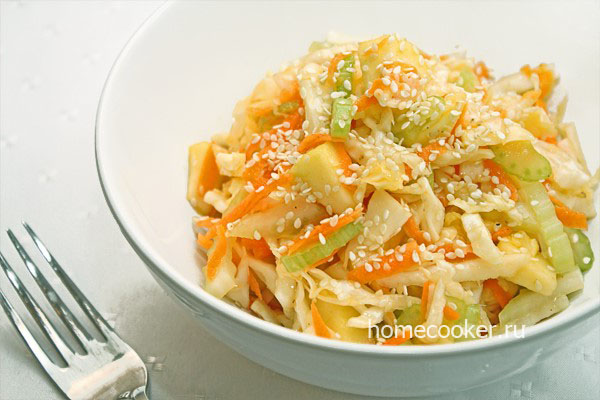 Салат из свежей капусты моркови и яблок рецепт очень вкусный Салат из свежей капусты моркови и яблок рецепт очень вкусный