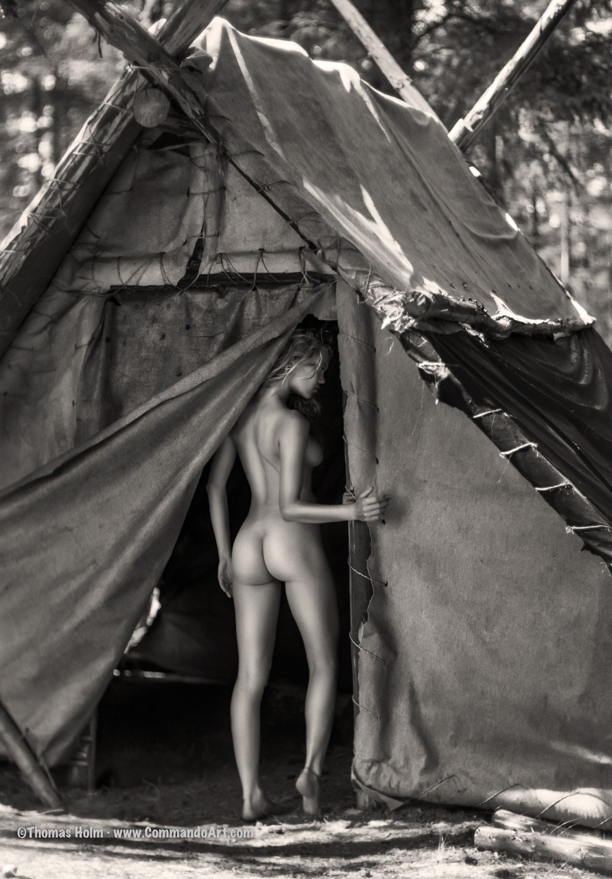 голая в палатке фото фото 65