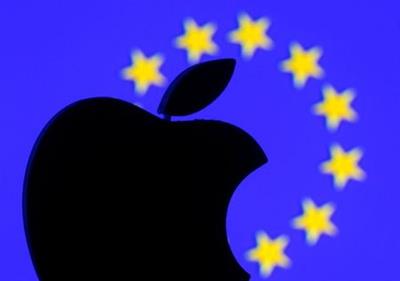 A 3D-printed Apple logo is seen in front of a displayed European Union flag in this illustration taken September 2, 2016. REUTERS/Dado Ruvic/Illustration A 3D-printed Apple logo is seen in front of a displayed European Union flag in this illustration taken September 2, 2016. REUTERS/Dado Ruvic/Illustration