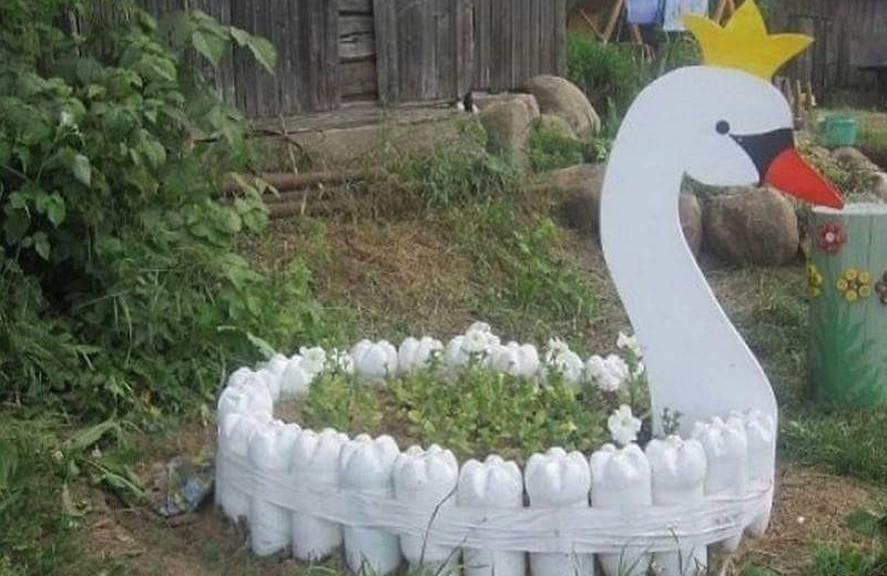 Поделки из пластиковые бутылки для улицы Поделки из пластиковые бутылки