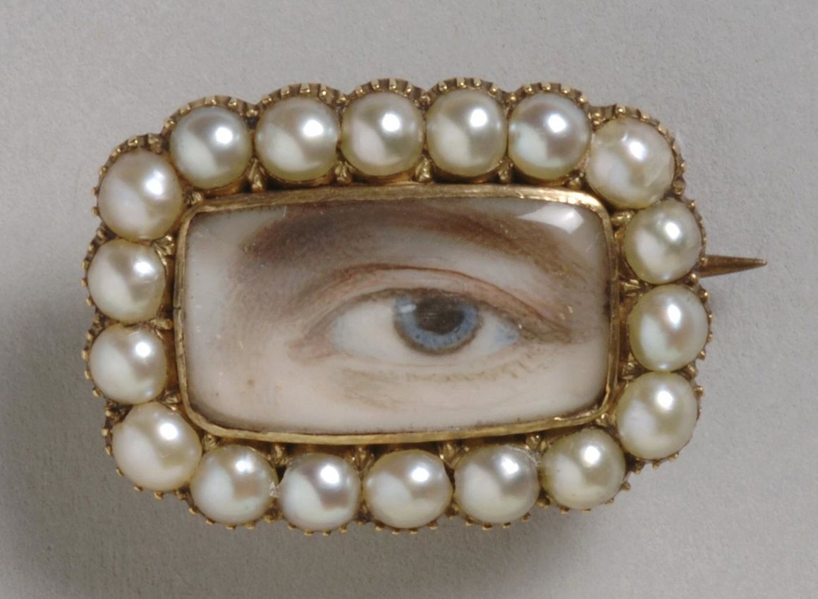Portrait of a left eye on a brooch, c. 1800.