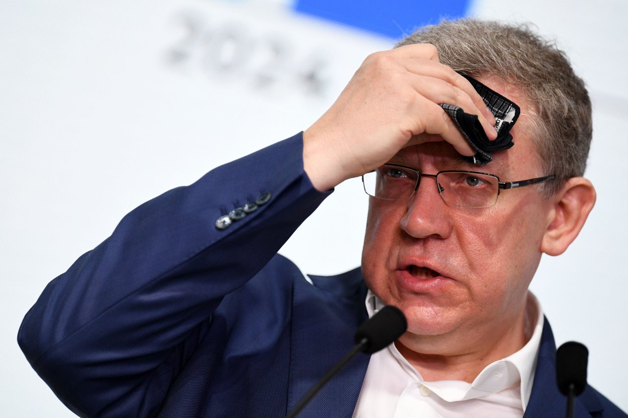 Смотреть Путин назвал монополию доллара опасным и ненадежным видео Смотреть Путин назвал монополию доллара опасным и ненадежным видео