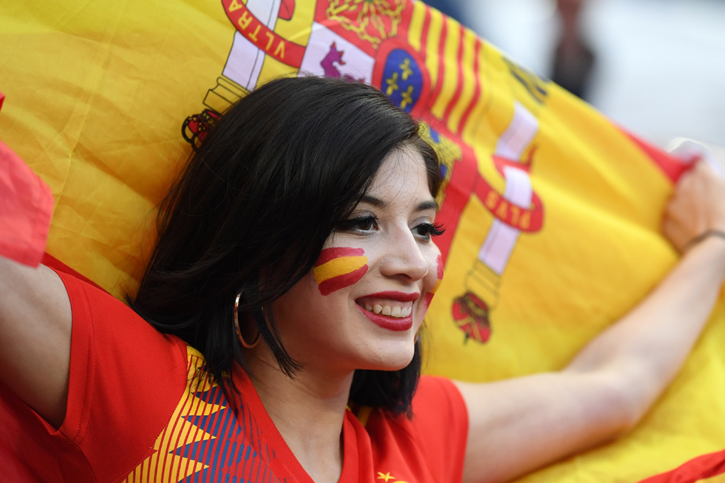 ФИФА просит уменьшить количество планов с красивыми девушками в трансляциях ЧМ
