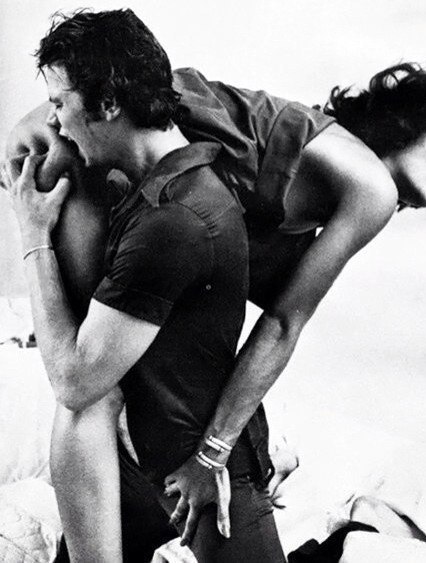 В начале была слово и это слово "попа". Оно же будет и в конце.