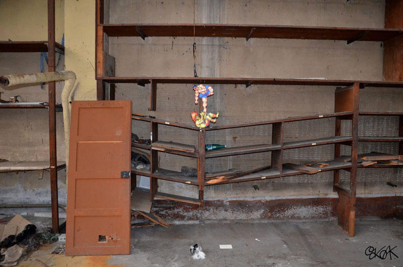 Уличное искусство, играющее с окружающей средой