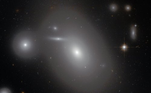 Галактика NGC 4889