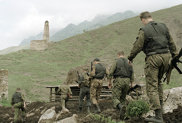 Патруль внутренних войск в районе осетино-ингушского конфликта, 1994 год