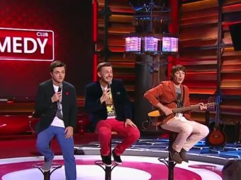 "Пока доллар 72": песня в Comedy Club про обвал рубля "взорвала" Сеть (ВИДЕО)
