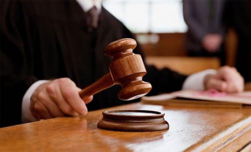 Суд вернул в прокуратуру дело обвиняемой во взятке сотрудницы полиции в Уральске