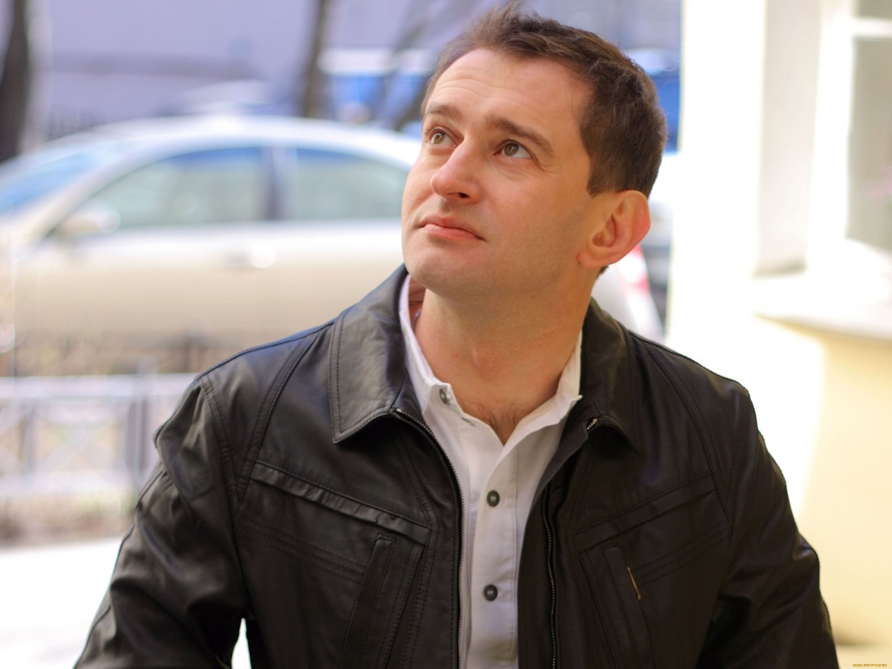 Константин Хабенский и его жизнь не похожая на звёздную: без скандалов, разводов, шумихи Константин Хабенский и его жизнь не похожая на звёздную: без скандалов, разводов, шумихи