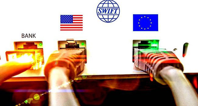 Российские компании начали массово выходить из SWIFT Российские компании начали массово выходить из SWIFT