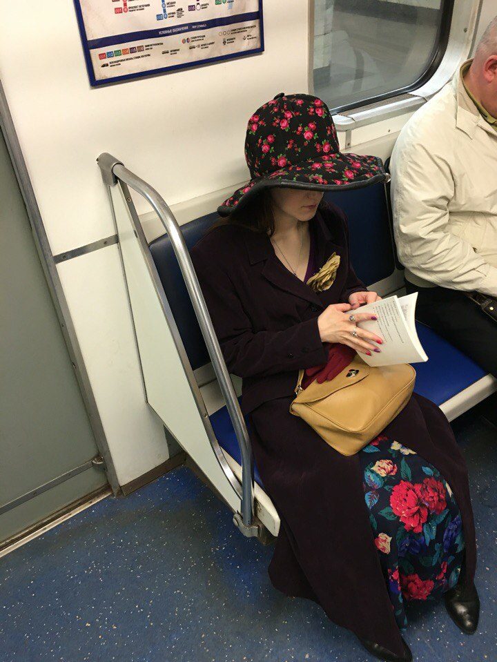 Метромода (приколисты, весельчаки, косплейщики, ну и разные другие...) этакие "специи", разбавляющие бульон обыденности Метромода (приколисты, весельчаки, косплейщики, ну и разные другие...) этакие "специи", разбавляющие бульон обыденности