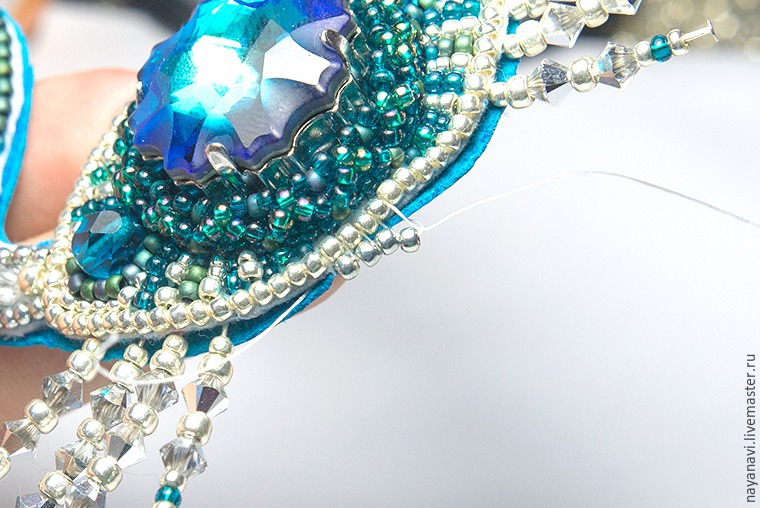 Создаем краба из бисера и кристаллов Swarovski Создаем краба из бисера и кристаллов Swarovski