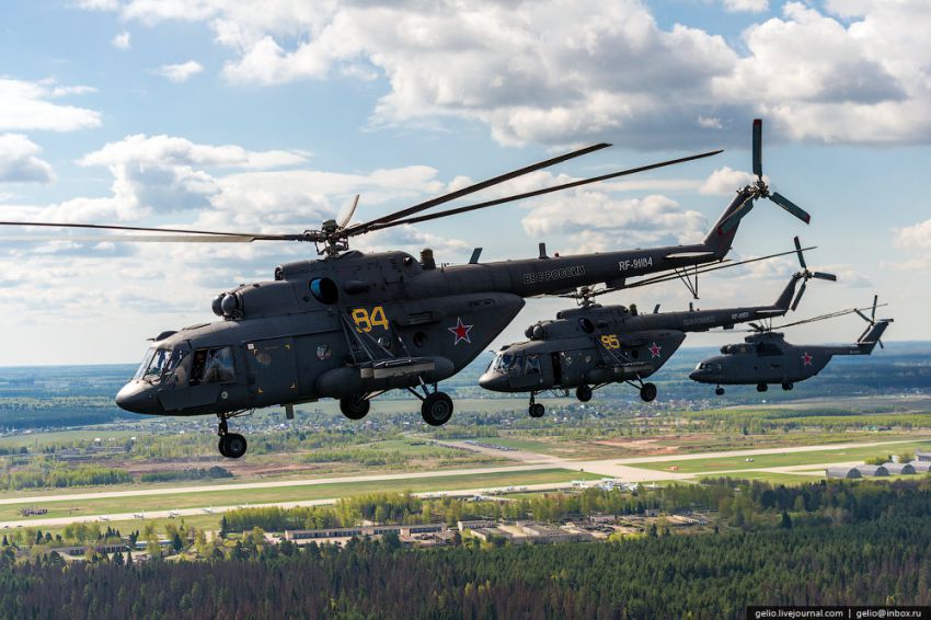 Тренировочный военный полет над центром Москвы москва, авиация, вид
