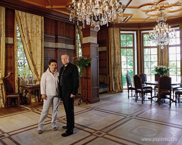 Алла Пугачева и Максим Галкин показали свой замок в Грязи (17 фото)