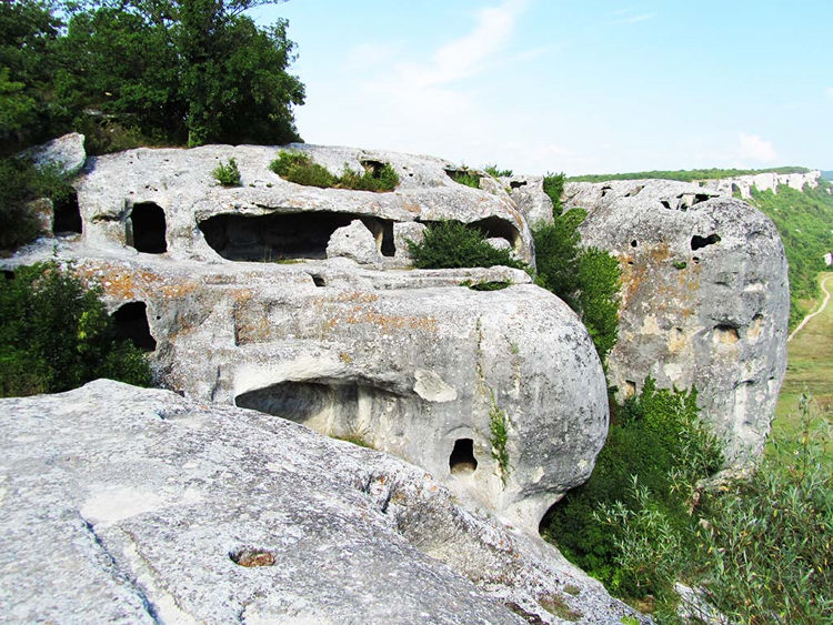 Пещерный город в горах Крыма