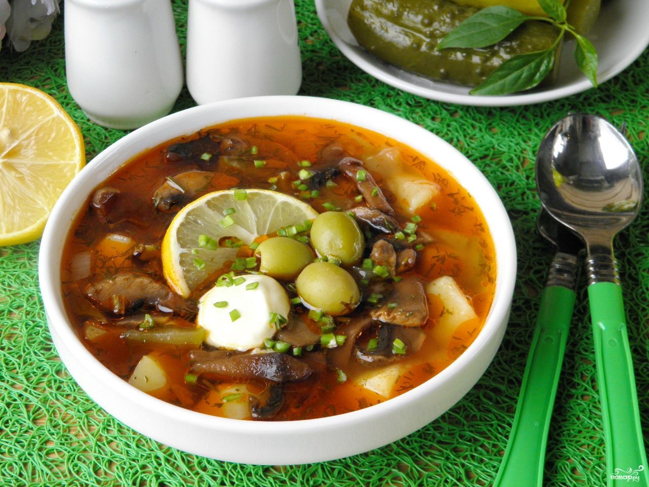 Классическая сборная мясная «Солянка». 5 очень вкусных рецептов