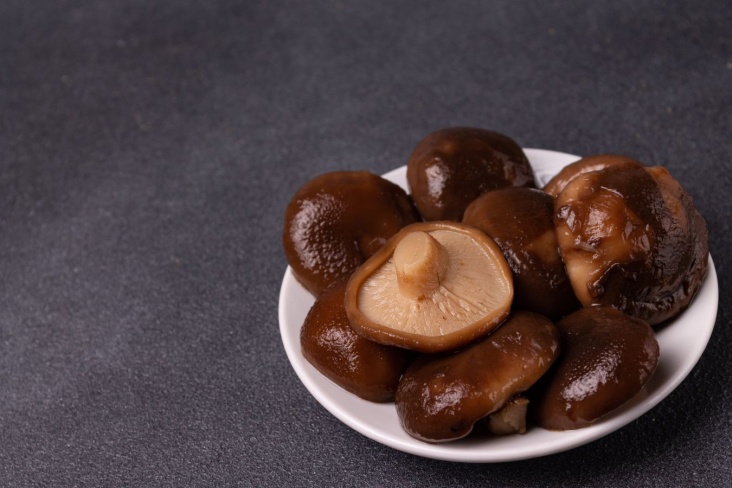 Диетолог рассказал, кому категорически нельзя есть грузди