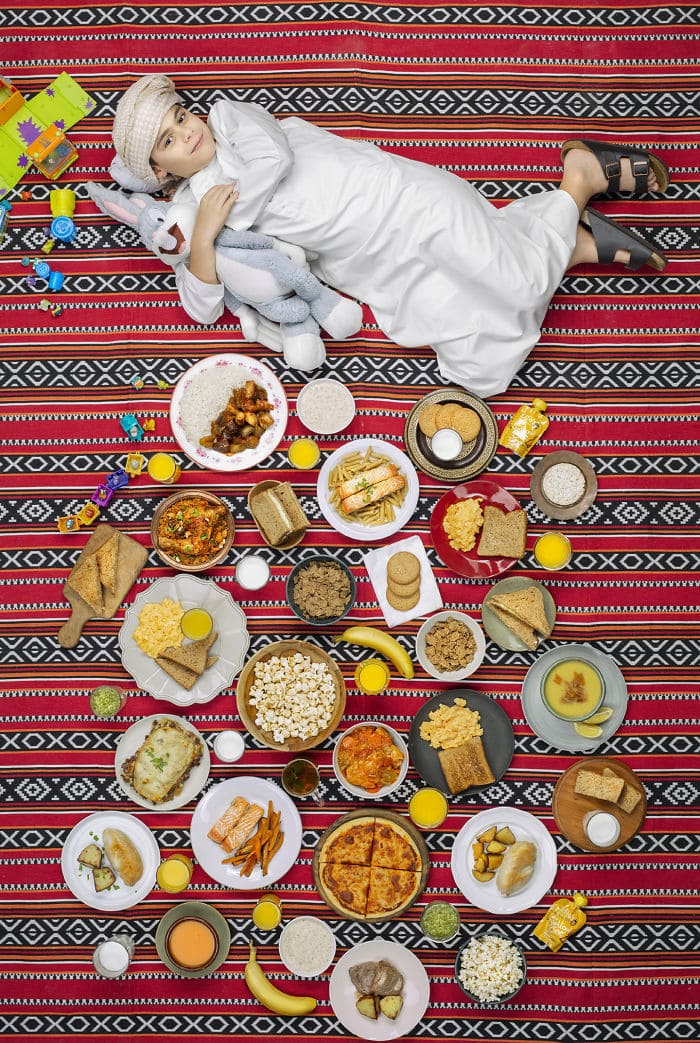Потрясающие работы фотографа показали недельное меню детей со всего мира Потрясающие работы фотографа показали недельное меню детей со всего мира