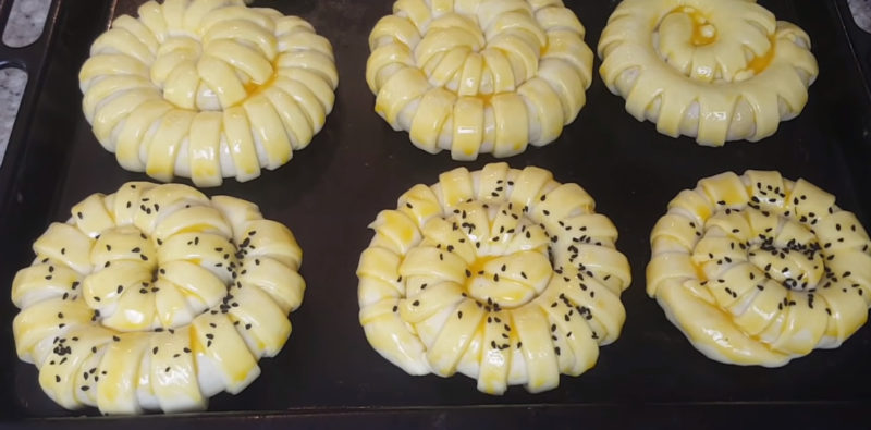 Невероятно нежные, вкусные пирожки из простых ингредиентов поразят Ваших гостей Невероятно нежные, вкусные пирожки из простых ингредиентов поразят Ваших гостей