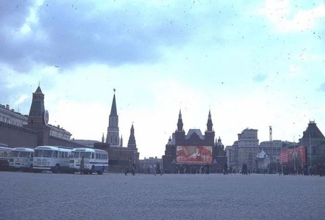 Москва в преддверии 1 мая 1982 года. Москва в преддверии 1 мая 1982 года.