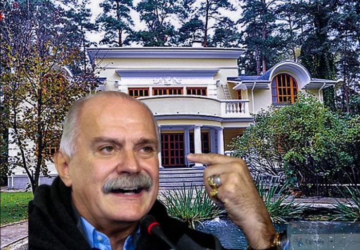 Здесь же дача Никиты Сергеевича. Здесь же дача Никиты Сергеевича.