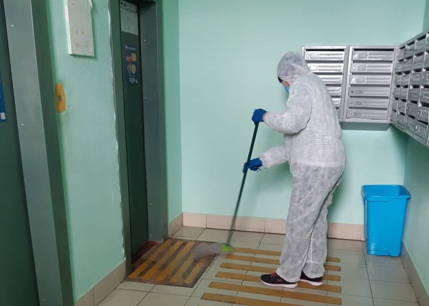Коммунальщики в Северном продолжат ежедневно дезинфицировать подъезды