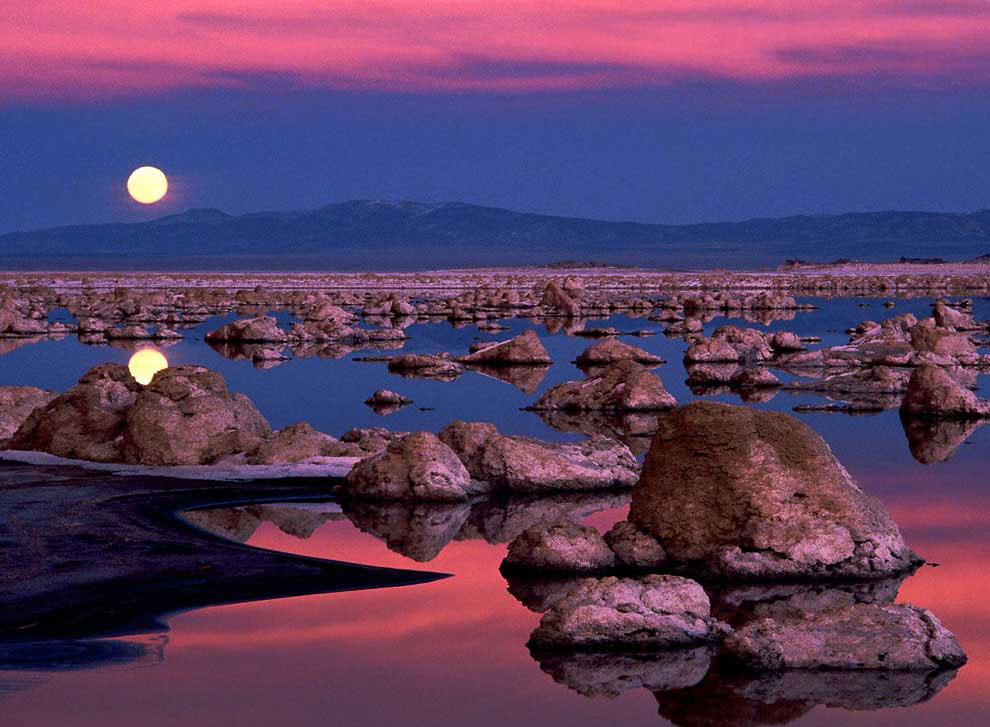 Озеро Моно в Калифорнии
