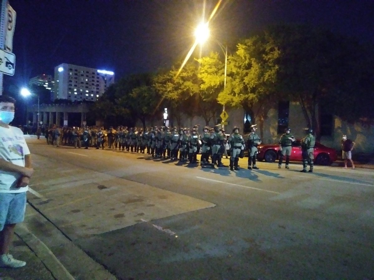 Партизаны штата Техас вошли в Остин