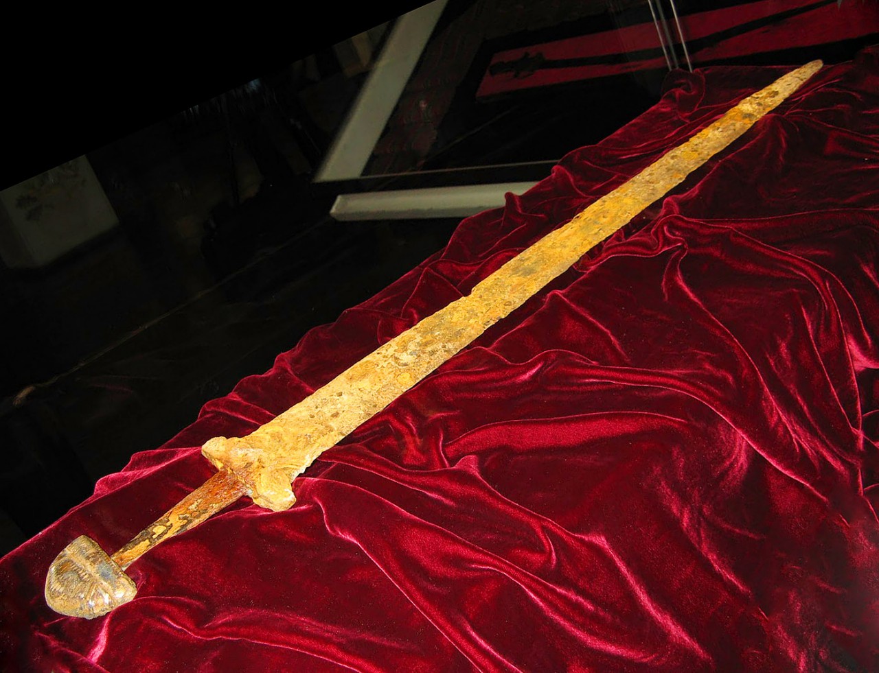 Древнее пророчество сбывается: найден меч Великого Князя Светослава Хоробре.