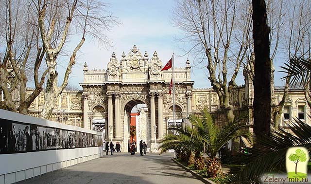Дворец турецского султана "Долмабахче" в Стамбуле, Турция - 6